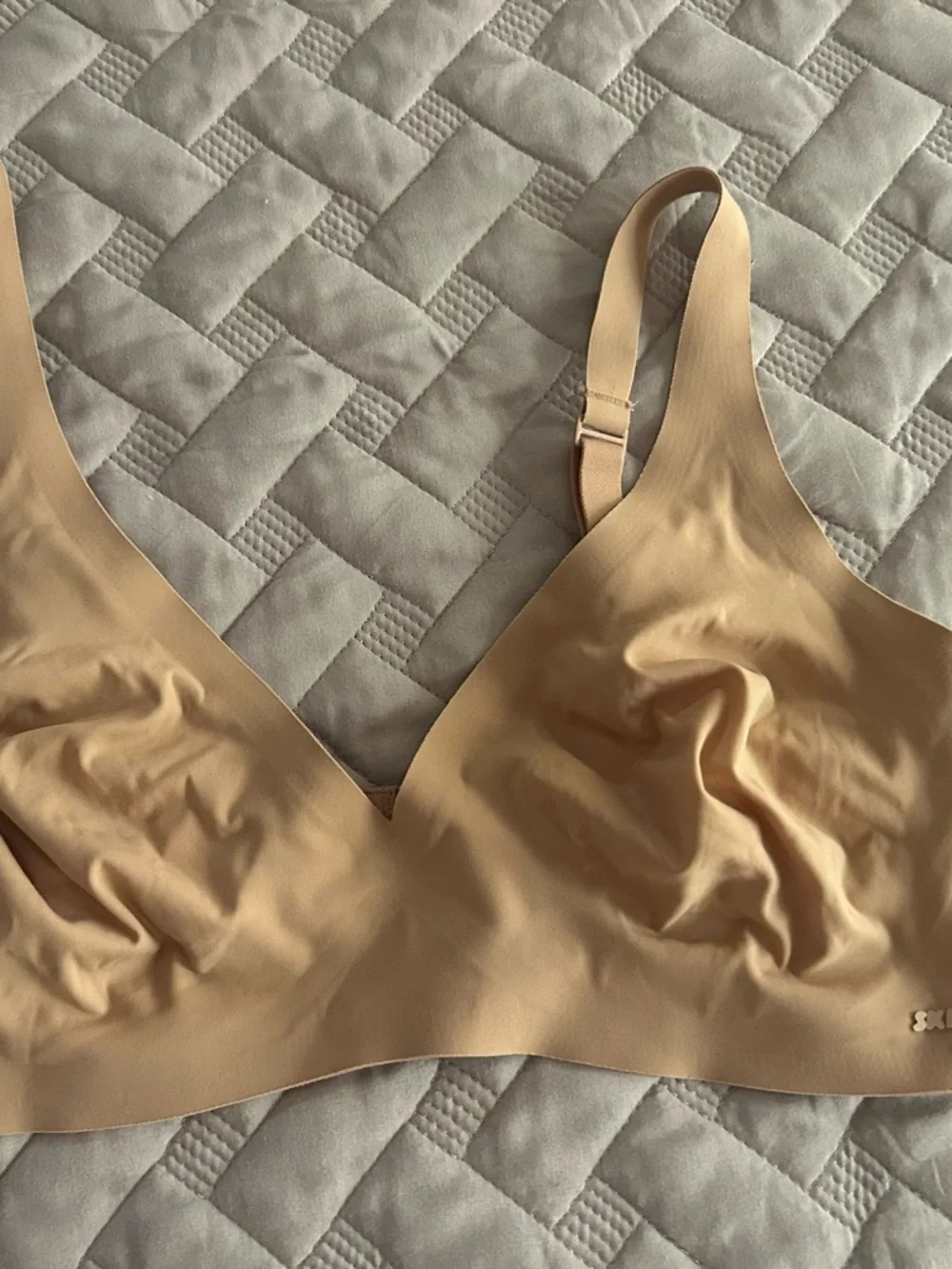 SKIMS Soft Stretch Wireless Bra - Beige/Tan - Picture 1 of 4